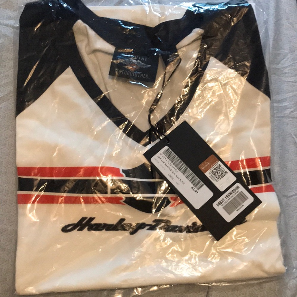 v-neck short sleeve t-shirt (Harley Davidson) - Picture 2 of 3